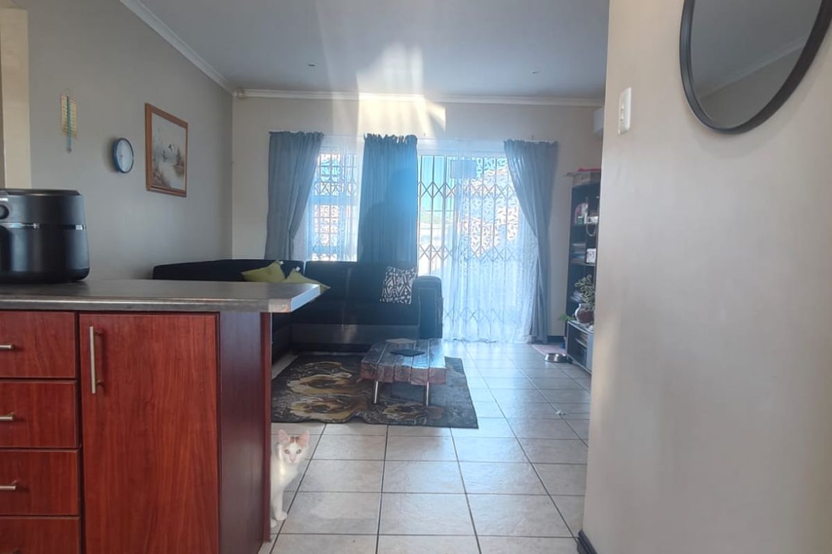 Charming 3-bedroom semi-detached home for rent in Parsons Ridge, Gqeberha—ideal for family living! - Photo 2
