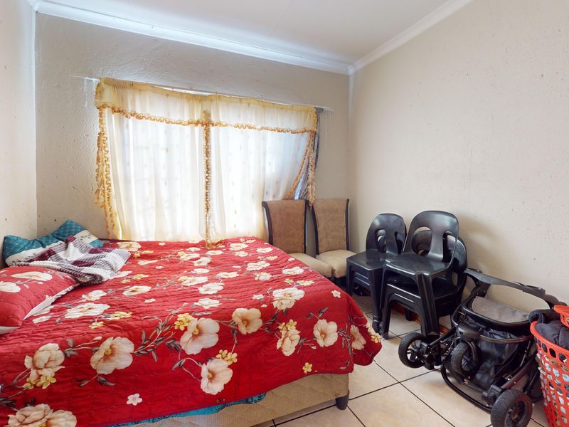 Comfortable & Convenient Apartment Living in Central Potchefstroom - Photo 9