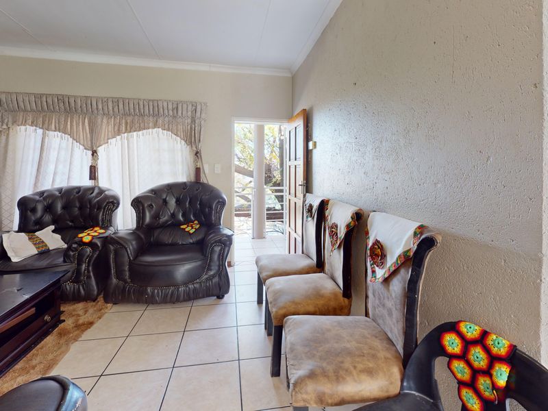 Comfortable & Convenient Apartment Living in Central Potchefstroom - Photo 5