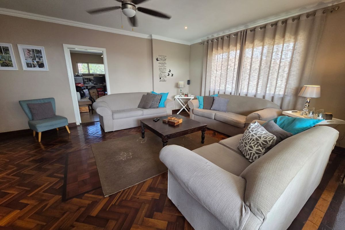 Immaculate Luxury Home with Harbour Views in Marlborough Park Bluff - Photo 3