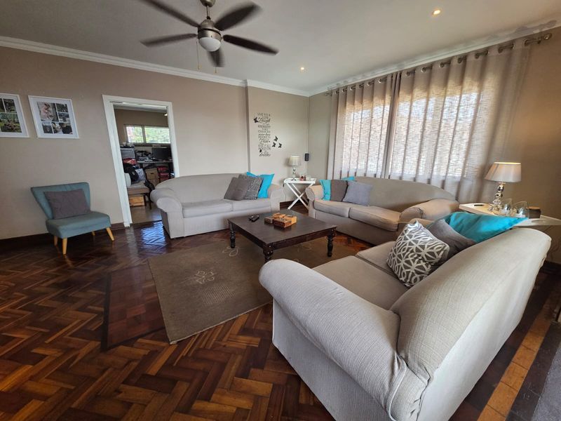 Immaculate Luxury Home with Harbour Views in Marlborough Park Bluff - Photo 3