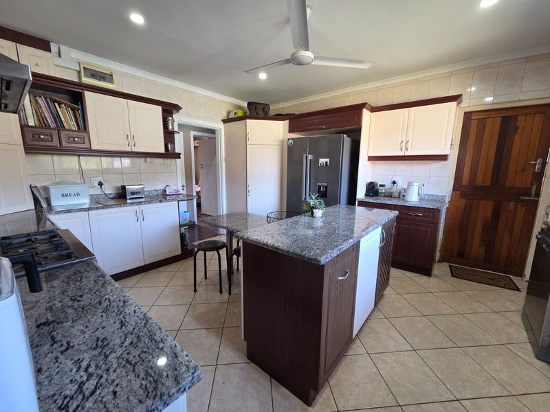 Immaculate Luxury Home with Harbour Views in Marlborough Park Bluff - Photo 9