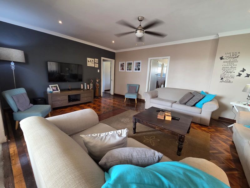 Immaculate Luxury Home with Harbour Views in Marlborough Park Bluff - Photo 4