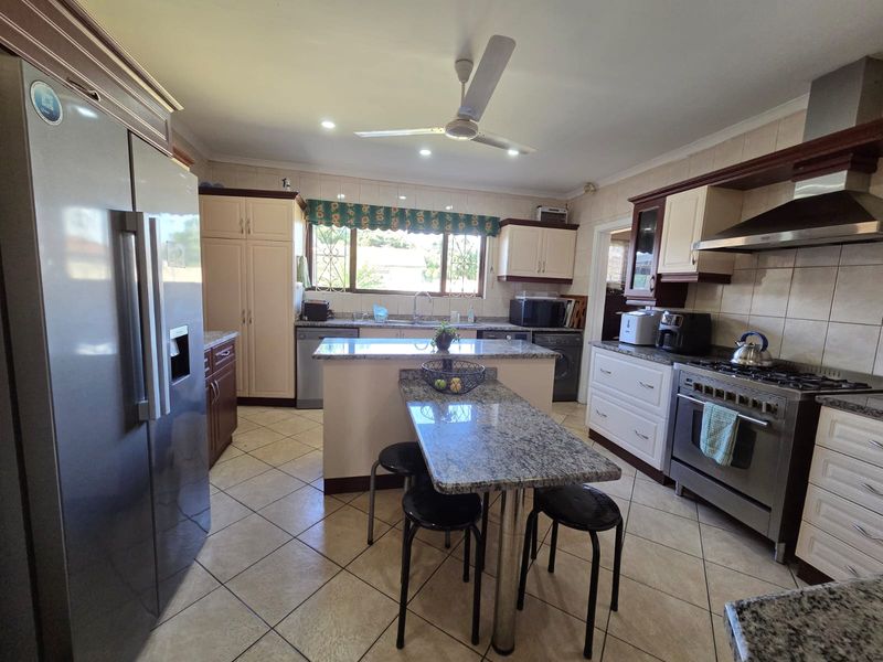 Immaculate Luxury Home with Harbour Views in Marlborough Park Bluff - Photo 8
