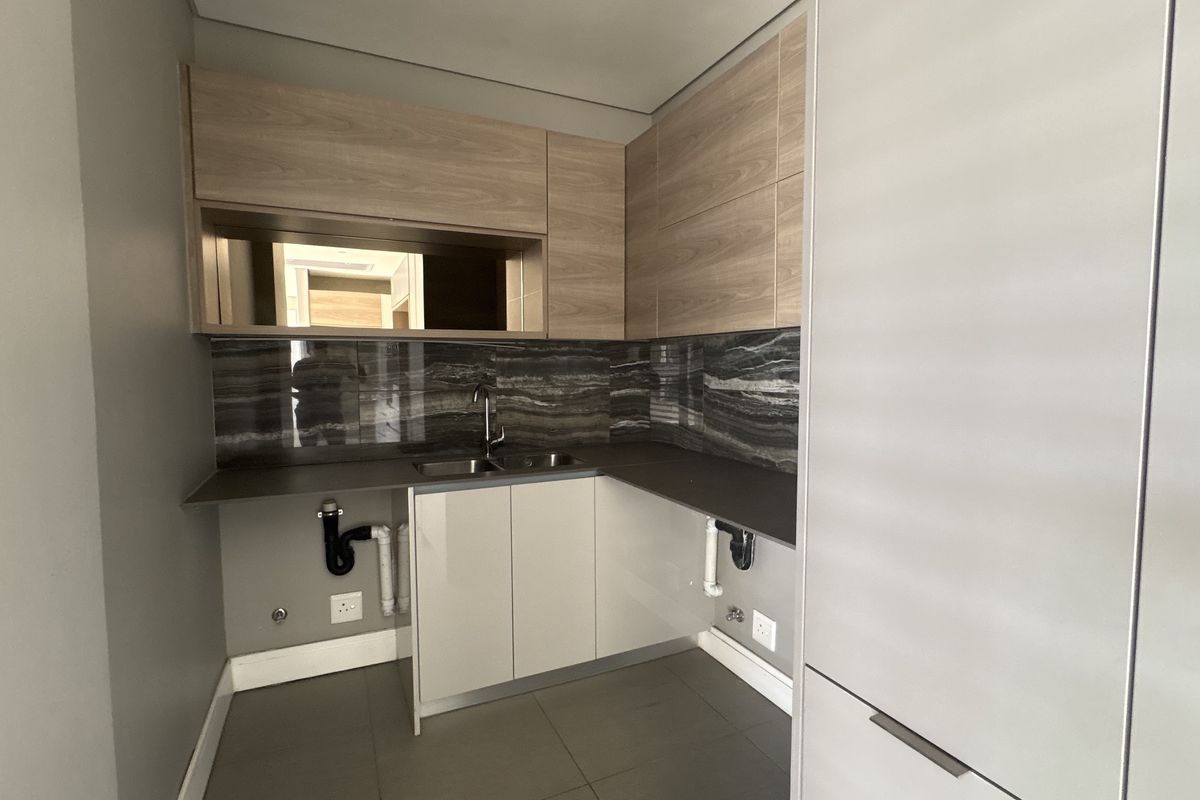 Executive Living Above the City- Starting bid from R4 599 999 online auction - Photo 5
