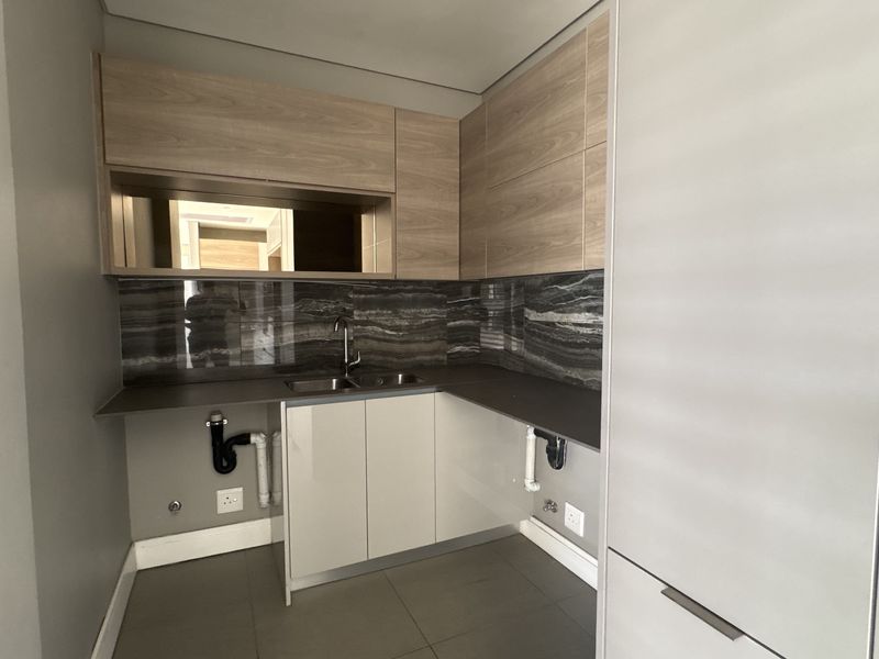 Executive Living Above the City- Starting bid from R4 599 999 online auction - Photo 6