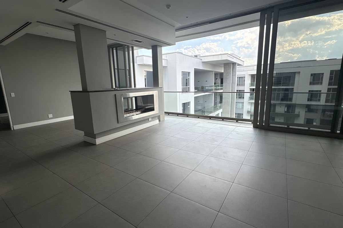 Executive Living Above the City- Starting bid from R4 399 999 online auction - Photo 2