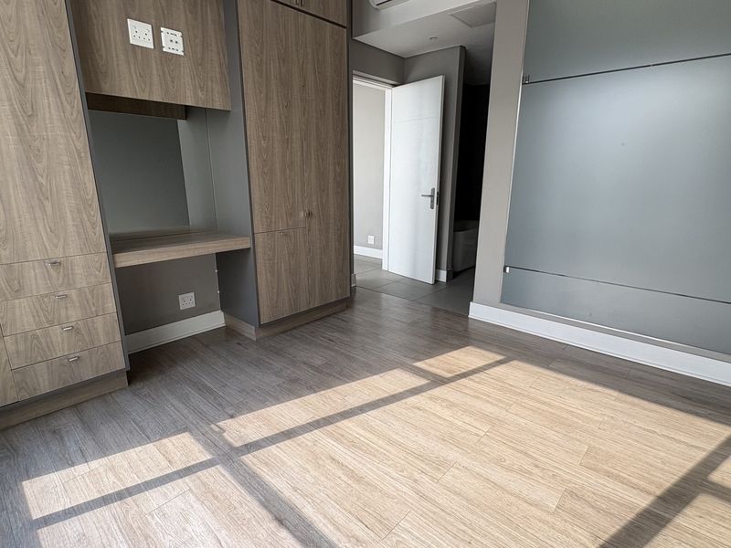 Executive Living Above the City- Starting bid from R4 599 999 online auction - Photo 8