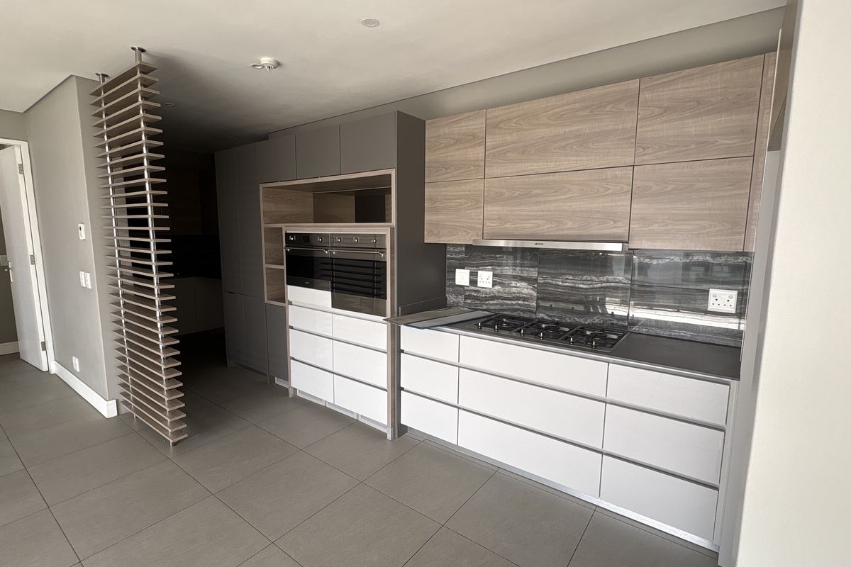 Executive Living Above the City- Starting bid from R4 599 999 online auction - Photo 3