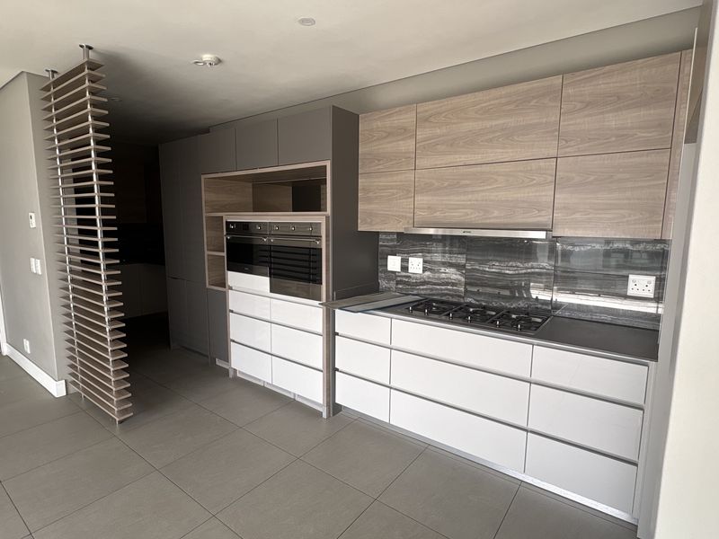 Executive Living Above the City- Starting bid from R4 599 999 online auction - Photo 4