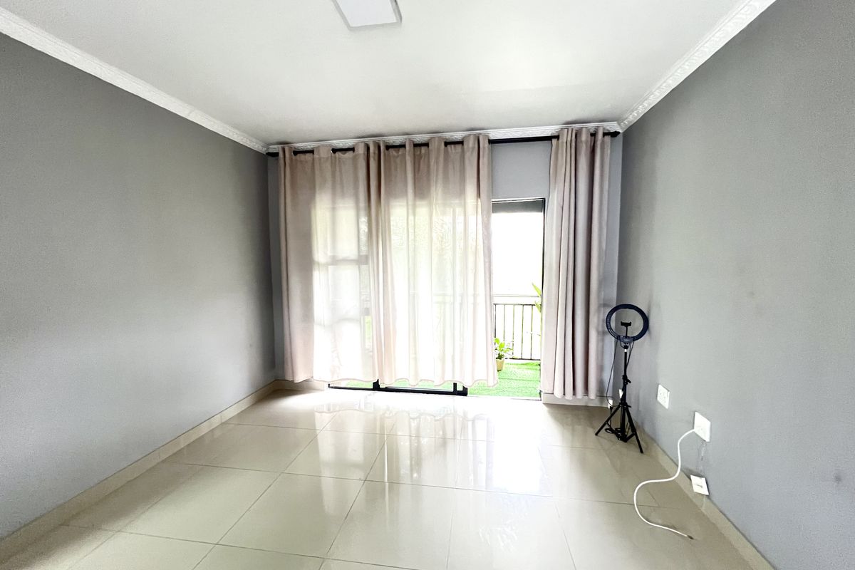Morningside, 2 Bedroom Flat, 1 Parking For Sale - Photo 3