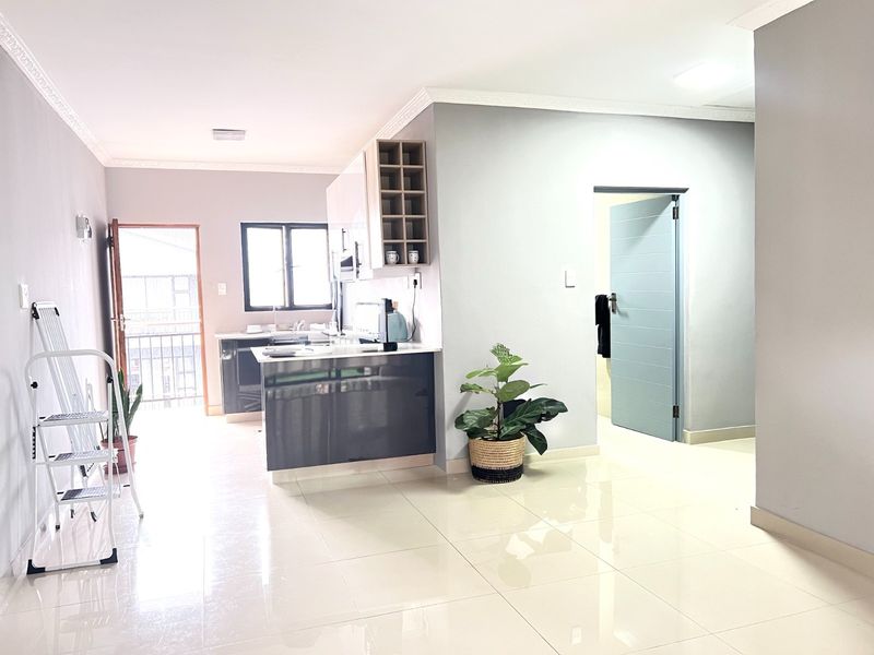 Morningside, 2 Bedroom Flat, 1 Parking For Sale - Photo 5