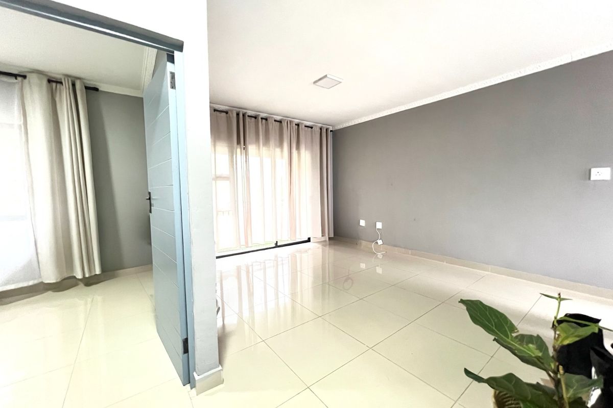 Morningside, 2 Bedroom Flat, 1 Parking For Sale - Photo 4