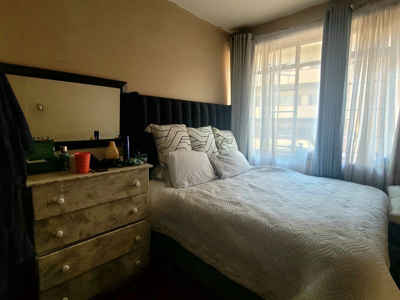 Investment - Spacious Bachelor Flat With Great Potential - Photo 6