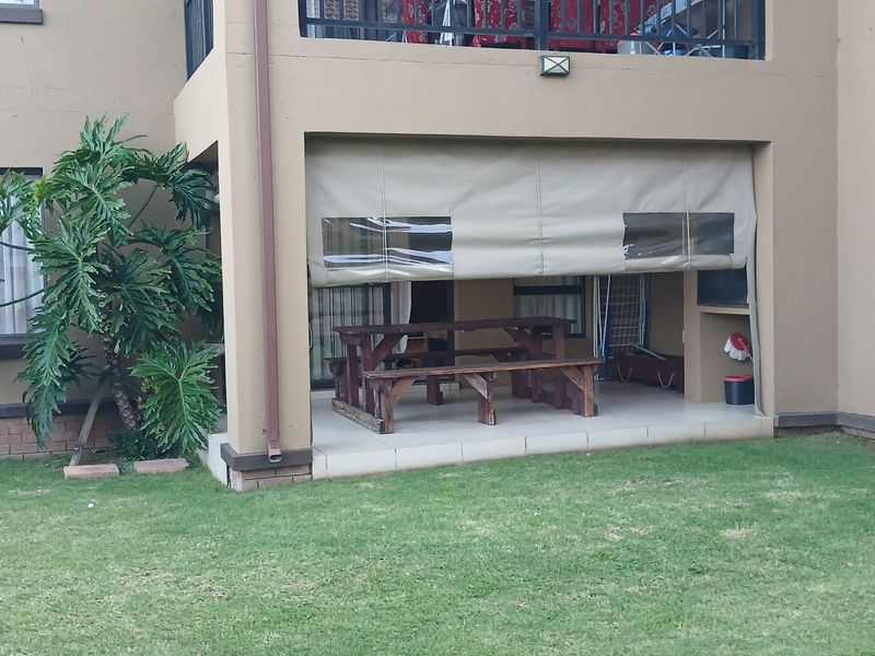 Modern ground townhouse 2 bedroom for sale in Comet - Photo 7