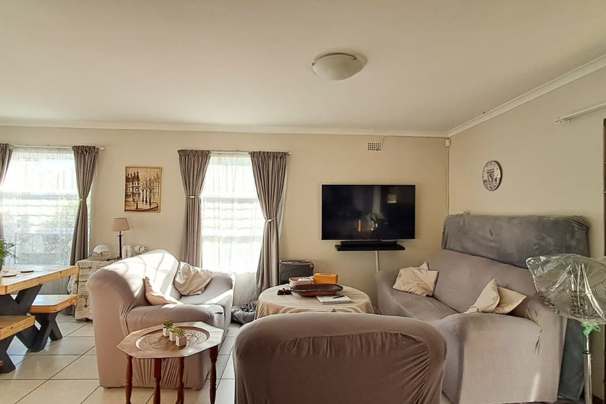 Spacious and well-maintained 3-bedroom family home ! - Photo 2