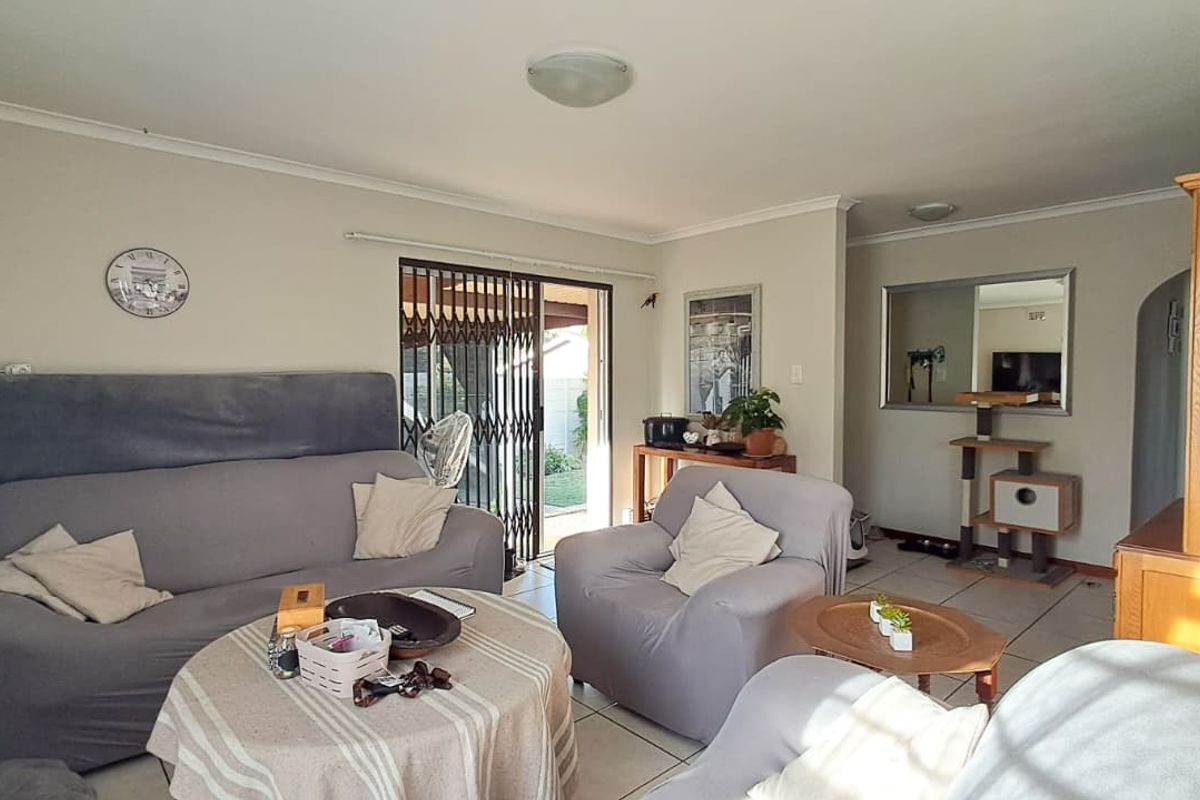 Spacious and well-maintained 3-bedroom family home ! - Photo 3