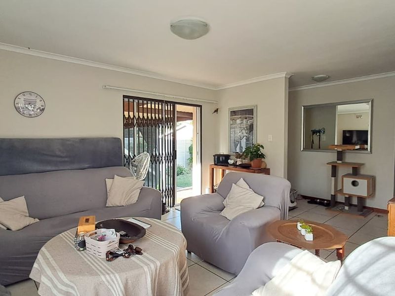 Spacious and well-maintained 3-bedroom family home ! - Photo 3