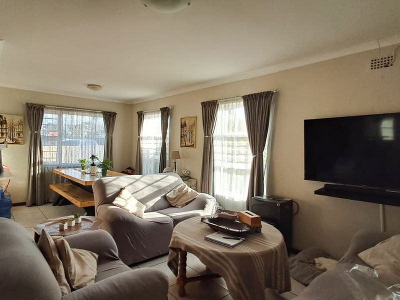Spacious and well-maintained 3-bedroom family home ! - Photo 4