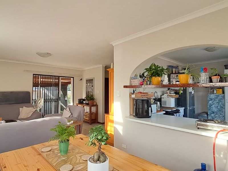Spacious and well-maintained 3-bedroom family home ! - Photo 7