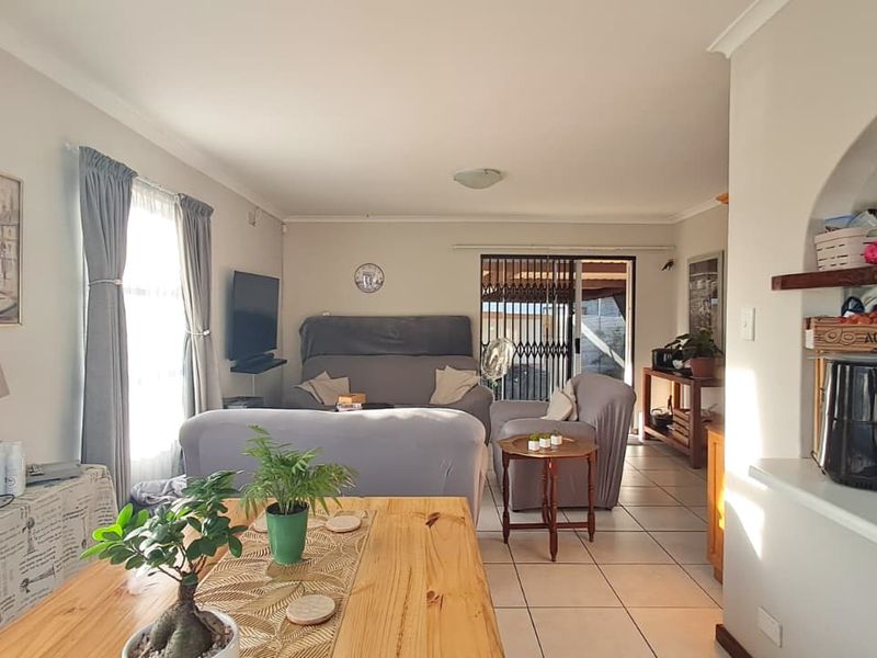 Spacious and well-maintained 3-bedroom family home ! - Photo 6
