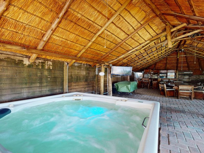 Live Luxury Non-Distressed Auction - Starting to bid from R1,199,000-00! - Photo 5