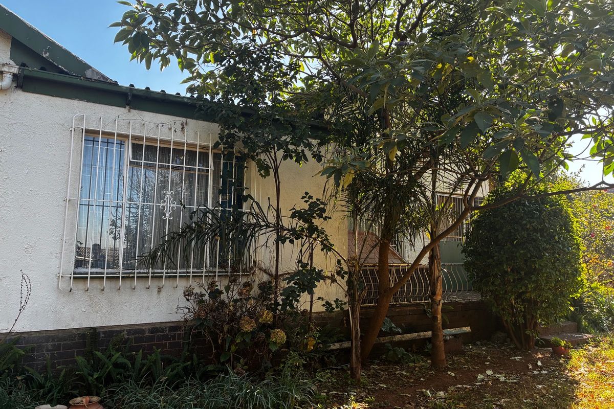 Pre-Hammer Opportunity – Secure Before Auction! Free standing home in Marlands - Photo 2