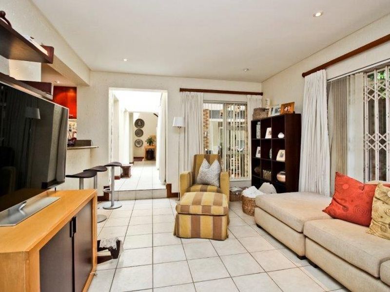 Sophisticated Living with Panoramic Views - Photo 5