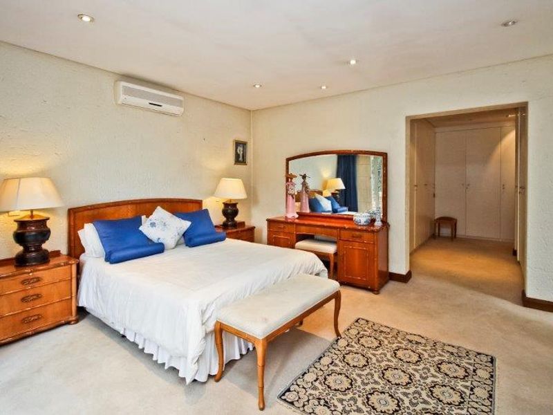 Sophisticated Living with Panoramic Views - Photo 10