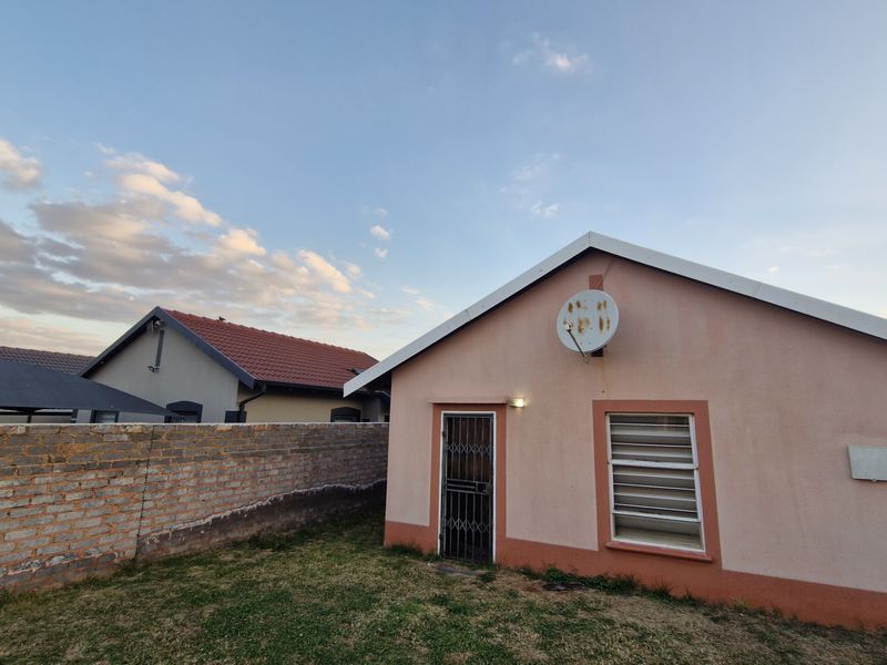 Affordable 2-Bedroom Opportunity for First-Time Buyers - Photo 9
