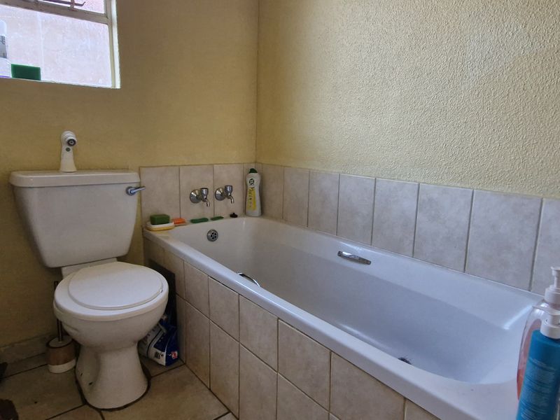 Affordable 2-Bedroom Opportunity for First-Time Buyers - Photo 8