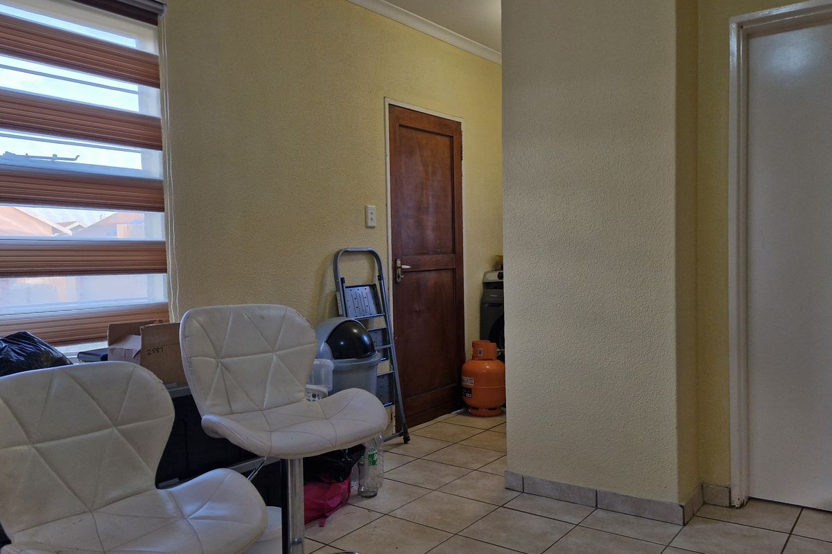 Affordable 2-Bedroom Opportunity for First-Time Buyers - Photo 3
