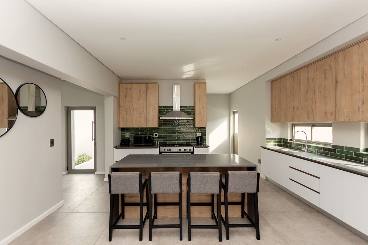 Greenbelt Outlook, Corner Stand and Fully Furnished Convenience - Photo 5