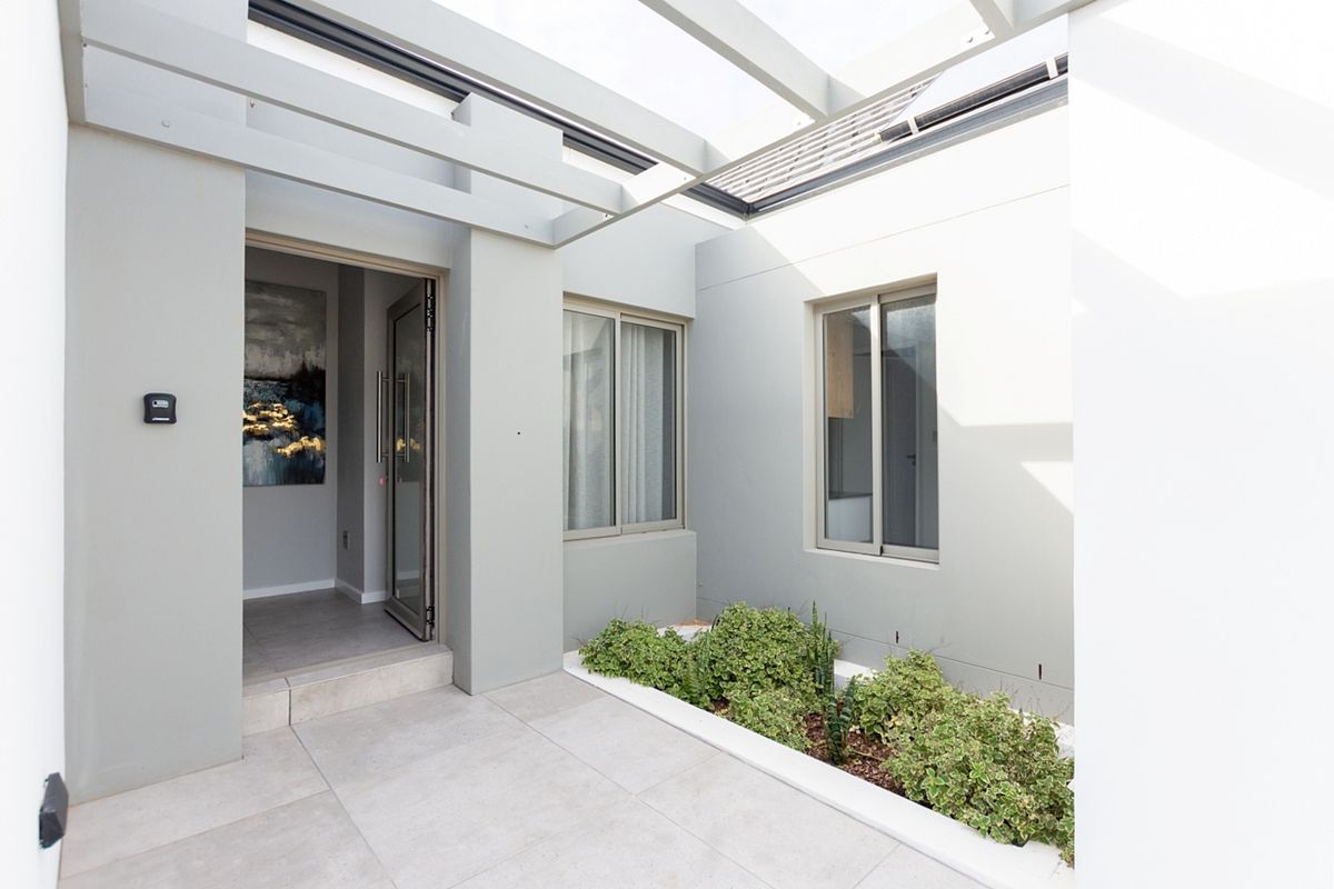 Greenbelt Outlook, Corner Stand and Fully Furnished Convenience - Photo 2