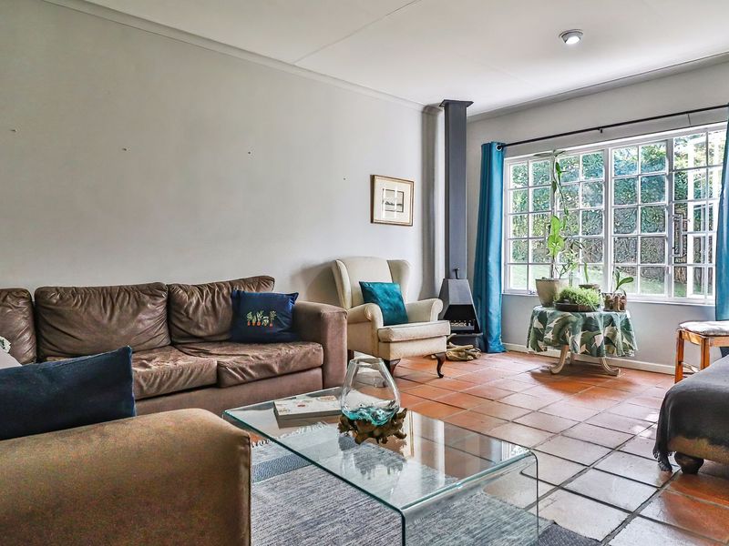 This charming little gem is the perfect and smartest investment to make today! - Photo 4