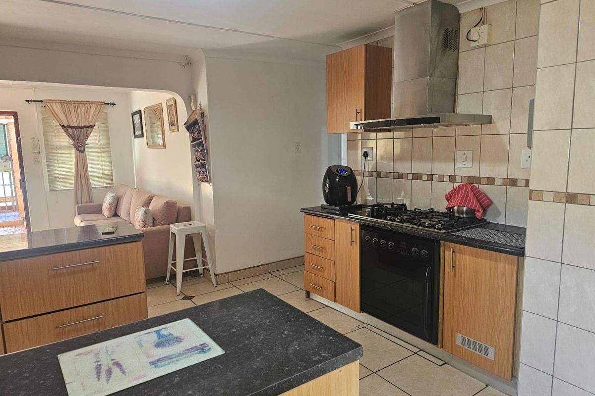 Spacious & Secure Family Home in Braelyn - Photo 3