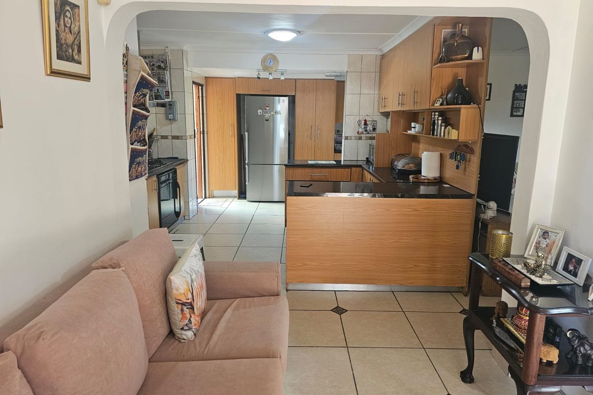 Spacious & Secure Family Home in Braelyn - Photo 4