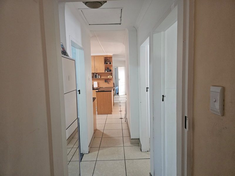 Spacious & Secure Family Home in Braelyn - Photo 10