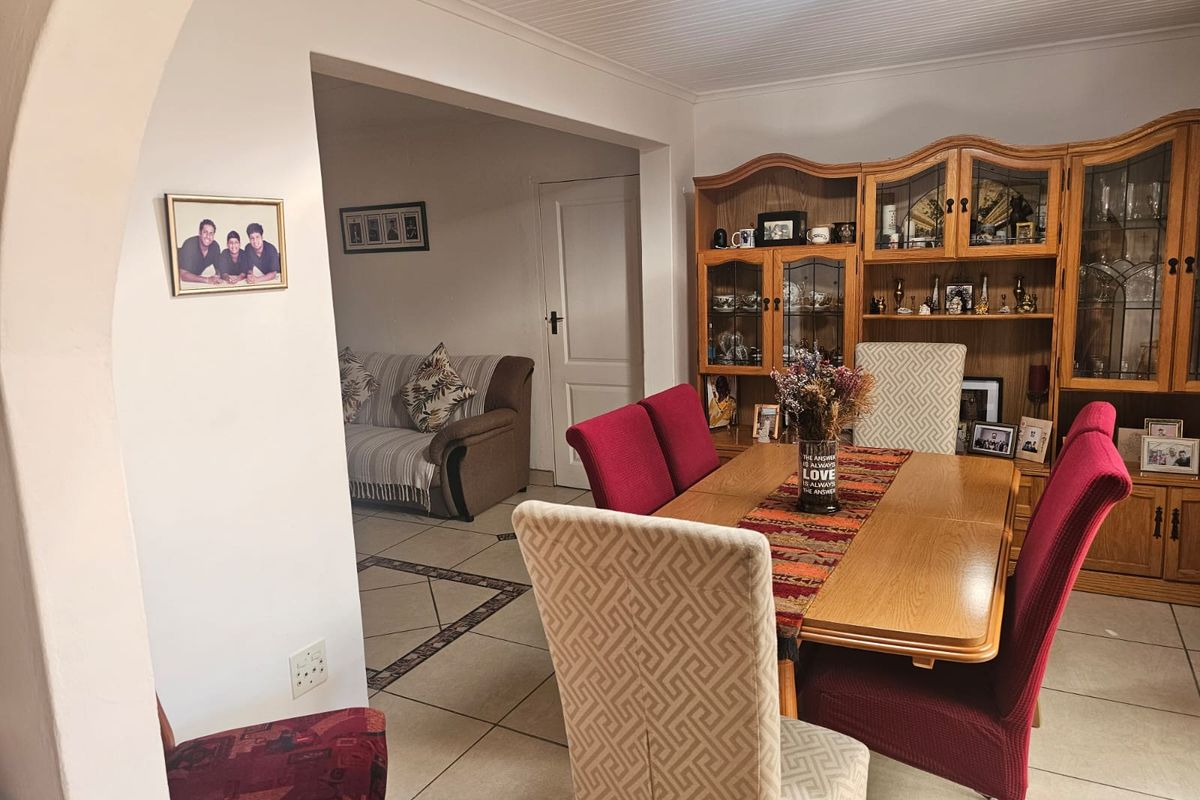 Spacious & Secure Family Home in Braelyn - Photo 5