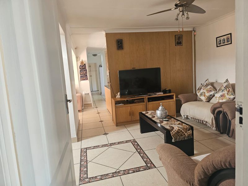 Spacious & Secure Family Home in Braelyn - Photo 9