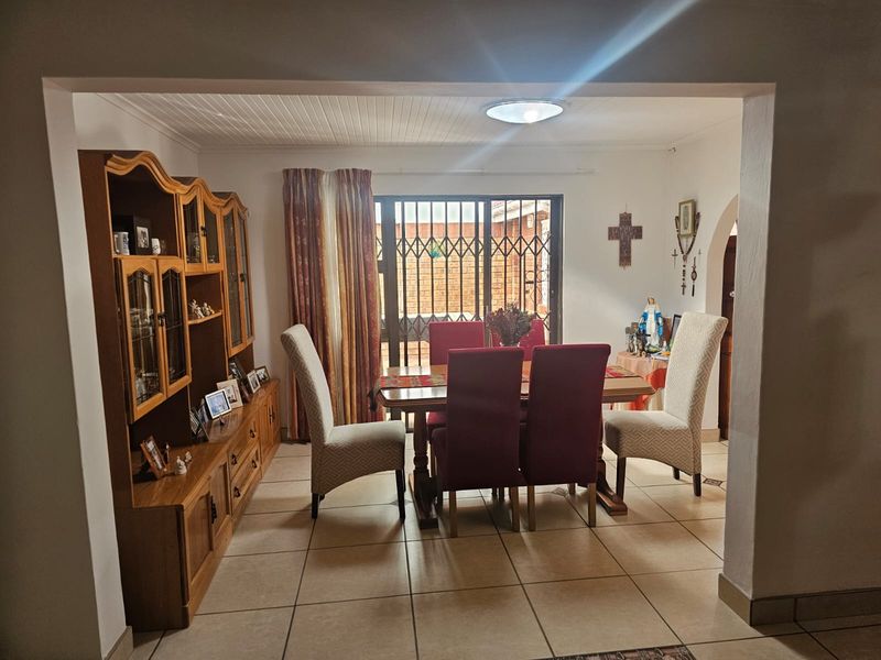 Spacious & Secure Family Home in Braelyn - Photo 7