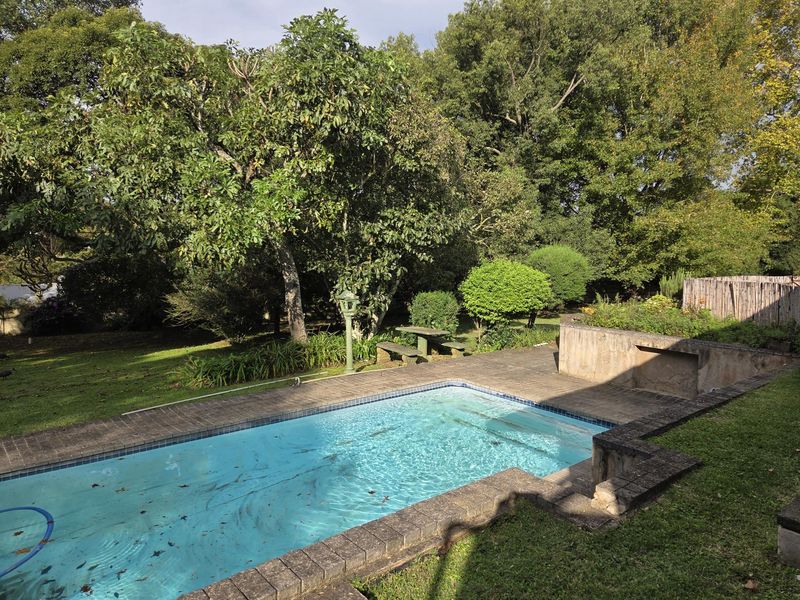 Large Property and Plenty of Accommodation in Hilton - Photo 4
