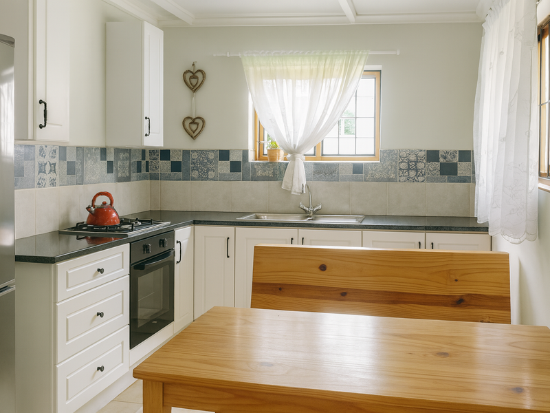 Large Property and Plenty of Accommodation in Hilton - Photo 6