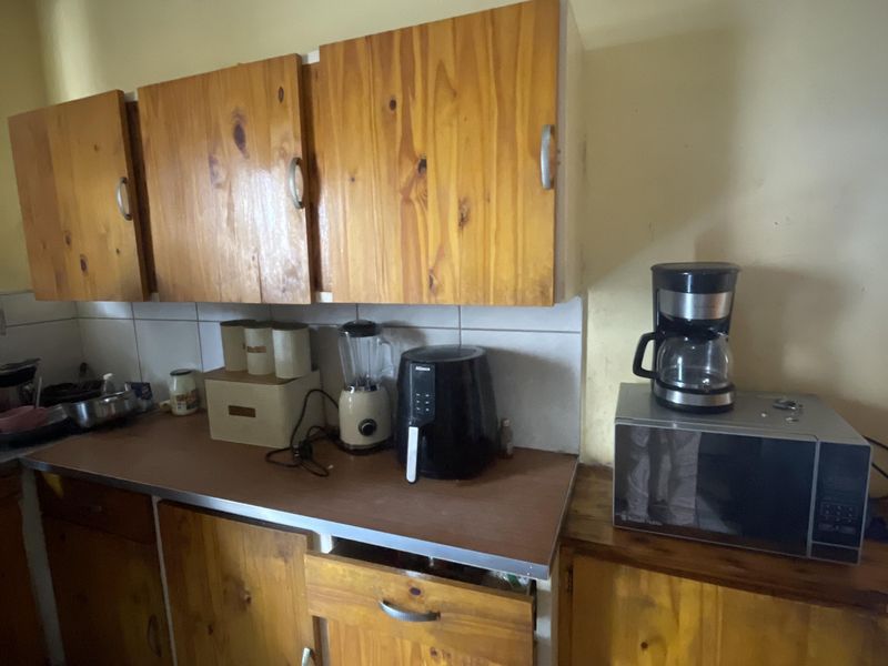2 Bedroom Apartment in Vereeniging Central - Photo 4