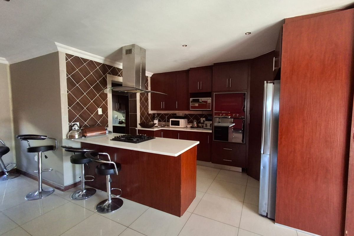 Estate living in Theresapark - Photo 5