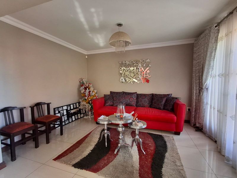 Estate living in Theresapark - Photo 2