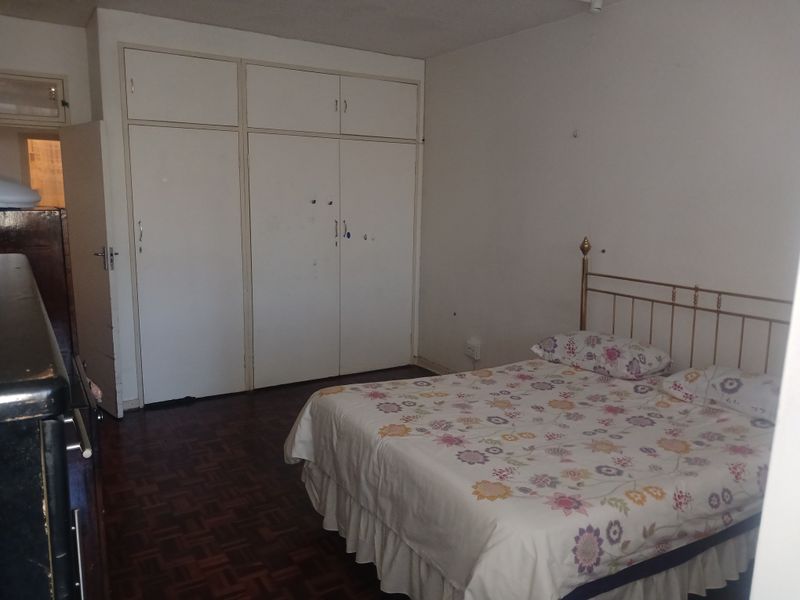 Move in ready apartment for sale in Dorchester Square - Photo 7
