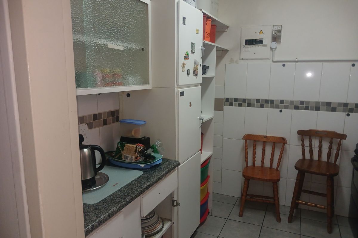 Move in ready apartment for sale in Dorchester Square - Photo 5