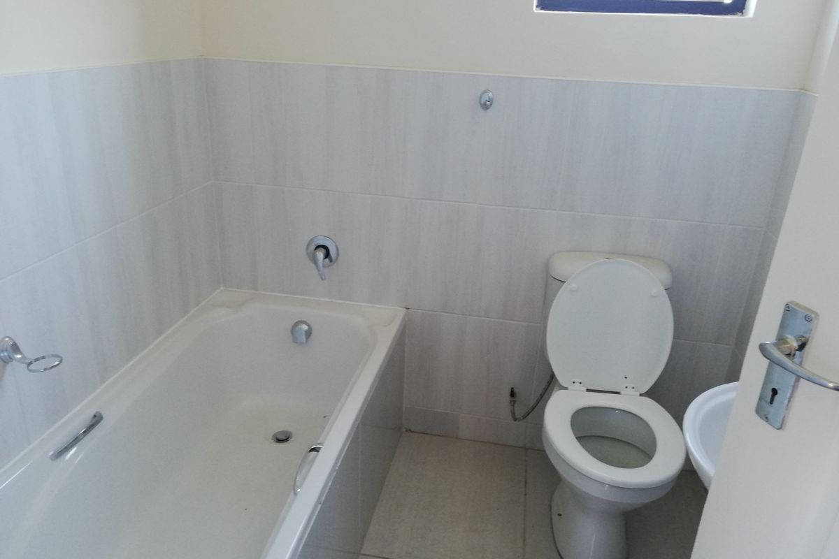 Neat & Secure 2 Bedroom Townhouse with Double Garage in Riverwood Eco Estate - Photo 4