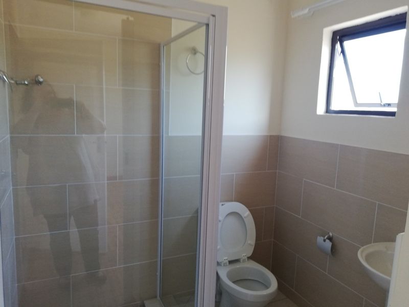 Neat & Secure 2 Bedroom Townhouse with Double Garage in Riverwood Eco Estate - Photo 7